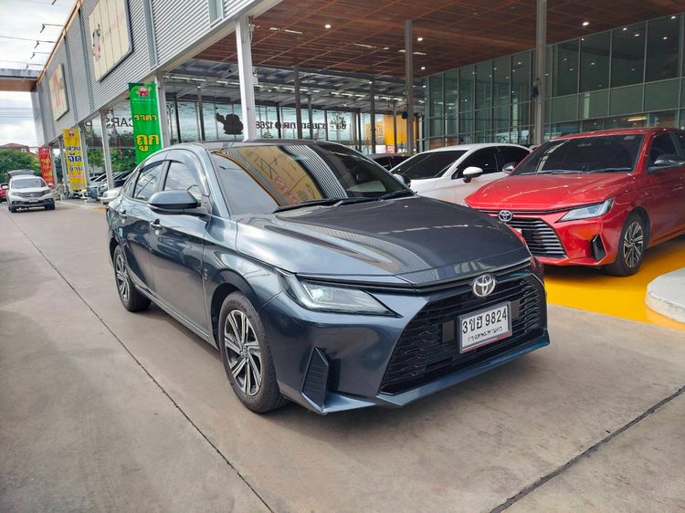 รถ Toyota Yaris ATIV 1.2 Smart สี เทา