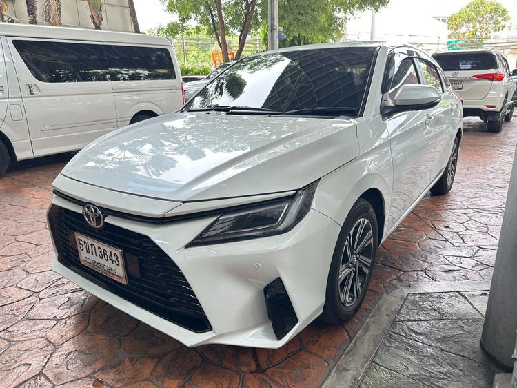 Toyota Yaris ATIV 2024 1.2 Premium Sedan เบนซิน ไม่ติดแก๊ส เกียร์อัตโนมัติ ขาว รูปที่ 3