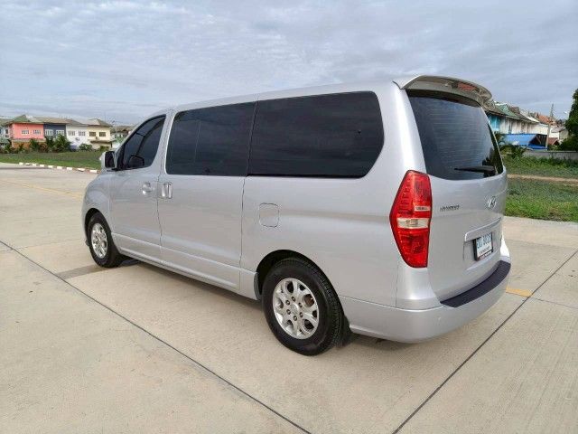Hyundai H-1  2012 2.5 Maesto Deluxe Van ดีเซล เกียร์อัตโนมัติ บรอนซ์เงิน รูปที่ 3