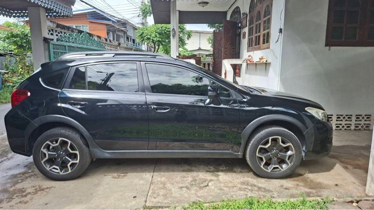 Subaru XV 2014 2.0 4WD Sedan เบนซิน ไม่ติดแก๊ส เกียร์อัตโนมัติ ดำ รูปที่ 3