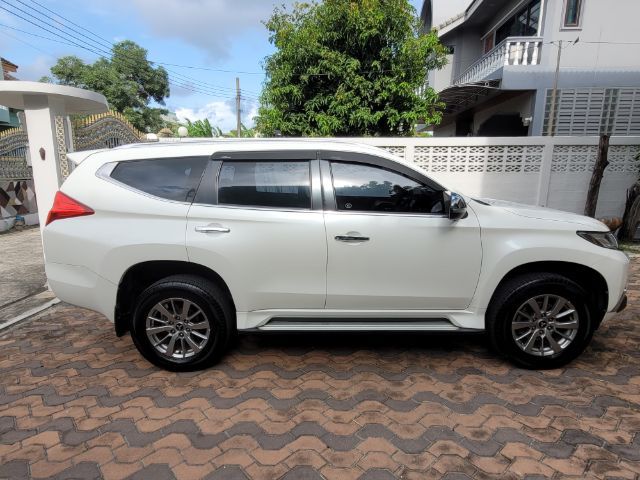 Mitsubishi Pajero Sport 2016 2.4 GT Premium Van ดีเซล เกียร์อัตโนมัติ ขาว