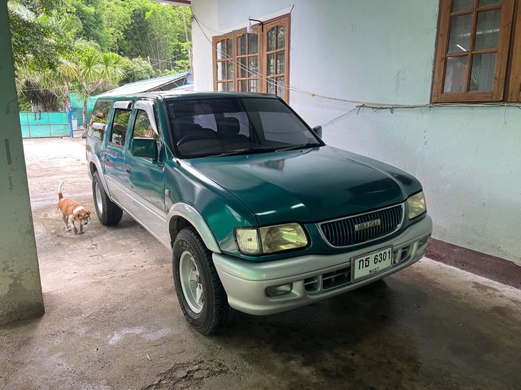 รถ Isuzu Adventure รุ่นย่อยอื่นๆ สี เขียว