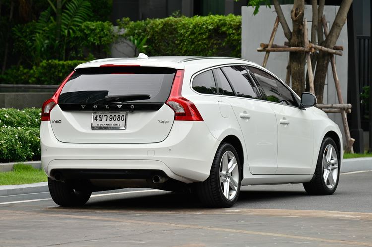 Volvo V60 2016 1.6 Drive Sedan เบนซิน ไม่ติดแก๊ส เกียร์อัตโนมัติ ขาว รูปที่ 4
