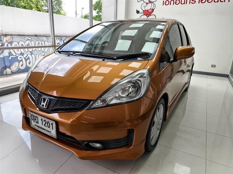 รถ Honda Jazz 1.5 SV สี ส้ม