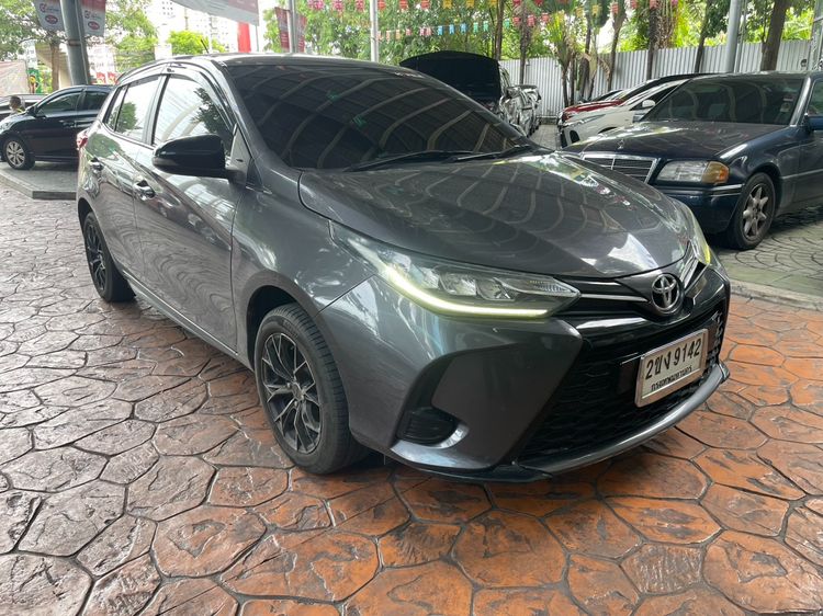 รถ Toyota Yaris 1.2 Sport สี เทา
