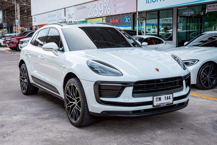 รถ Porsche Macan 2.0 Turbo PDK สี ขาว