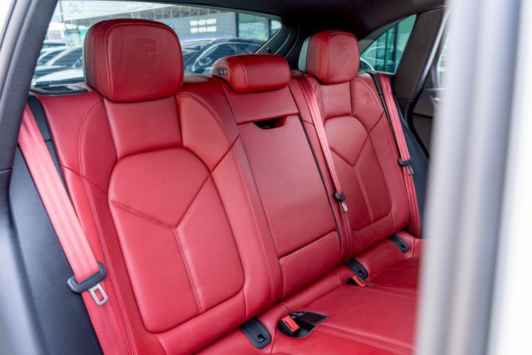 Porsche Macan 2023 2.0 Turbo PDK Utility-car เบนซิน ไม่ติดแก๊ส เกียร์อัตโนมัติ ขาว รูปที่ 4