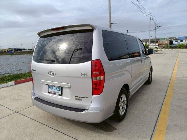 Hyundai H-1  2012 2.5 Maesto Deluxe Van ดีเซล เกียร์อัตโนมัติ บรอนซ์เงิน รูปที่ 4