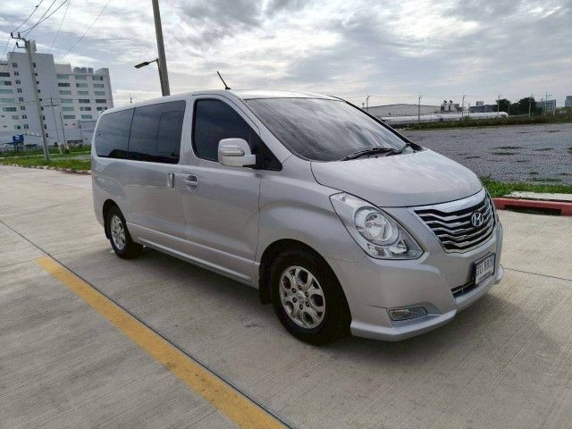 Hyundai H-1  2012 2.5 Maesto Deluxe Van ดีเซล เกียร์อัตโนมัติ บรอนซ์เงิน รูปที่ 3
