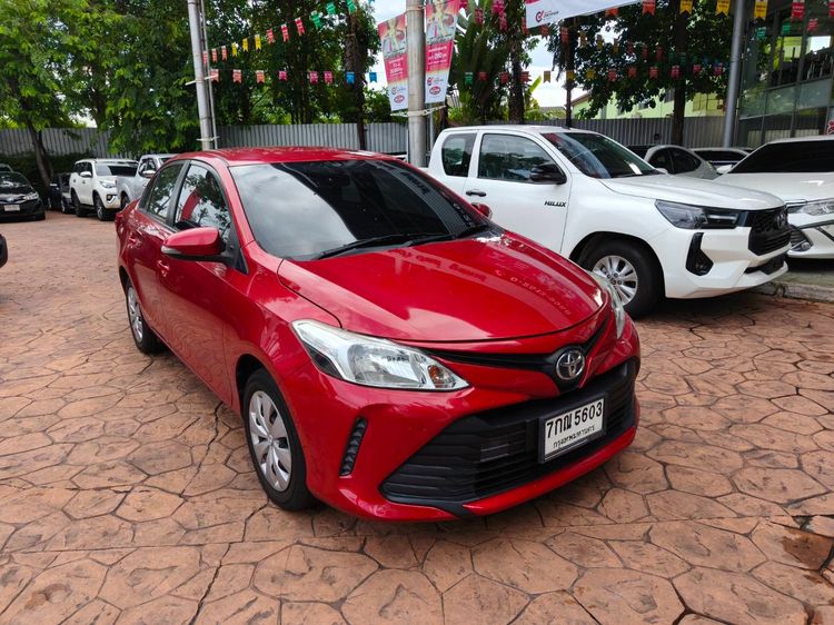 รถ Toyota Vios 1.5 J สี แดง