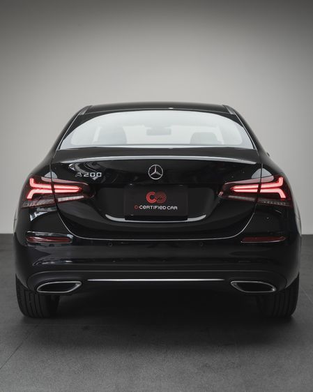 Mercedes-Benz A-Class 2021 A200 Sedan เบนซิน ไม่ติดแก๊ส เกียร์อัตโนมัติ ดำ รูปที่ 4