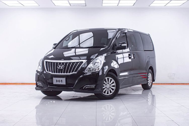 รถ Hyundai H-1  2.5 Deluxe สี ดำ