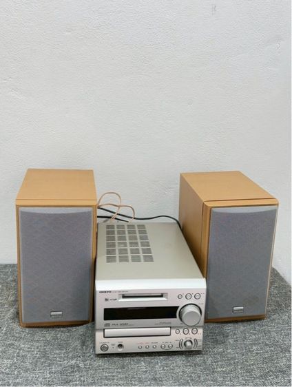 ONKYO FR-X7 สภาพโดยรวมยังดีเสียงดีมากค่ะตัวนี้ไม่ซีดีเปิดไม่ออก แต่ระบบเสียงดีมากๆค่ะ ขายตามสภาพให้ราคาพิเศษนะคะ 