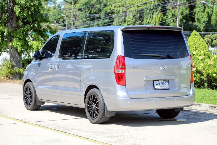 Hyundai H-1  2019 2.5 Maesto Touring Van ดีเซล ไม่ติดแก๊ส เกียร์อัตโนมัติ บรอนซ์เงิน รูปที่ 3