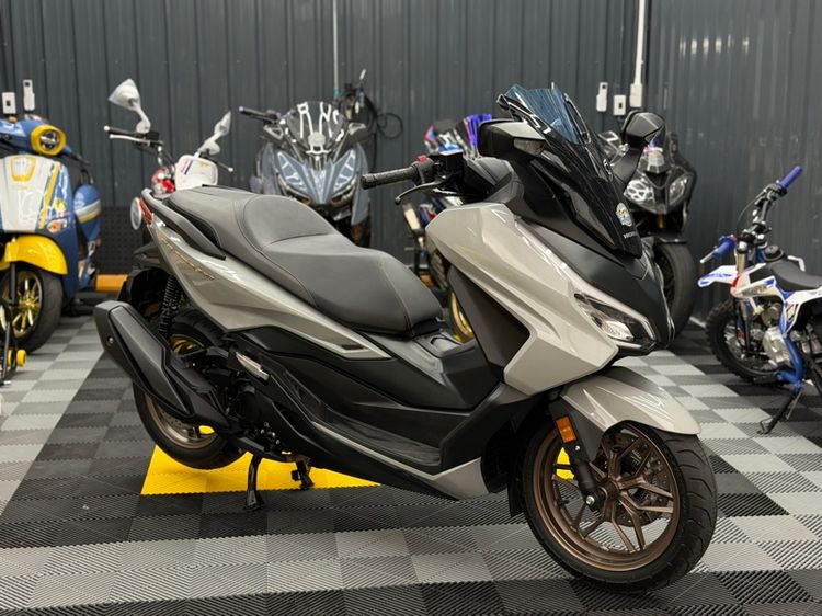 Honda 2023 forza 350