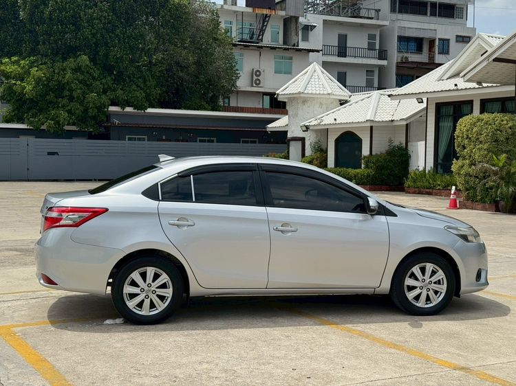 Toyota Vios 2015 1.5 E Ivory Sedan เบนซิน ไม่ติดแก๊ส เกียร์อัตโนมัติ บรอนซ์เงิน รูปที่ 4