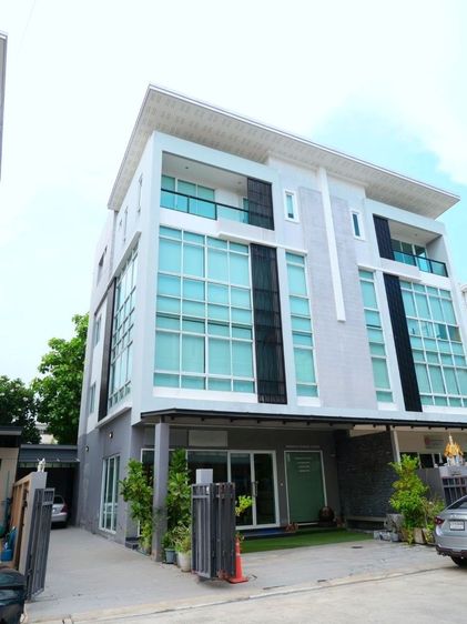 โฮมออฟฟิศ 4 ชั้น Biz Galleria นวลจันทร์ — จอดรถ 7 คัน ขาย หรือให้เช่า 85000 หายากที่สุดในย่าน รูปที่ 2