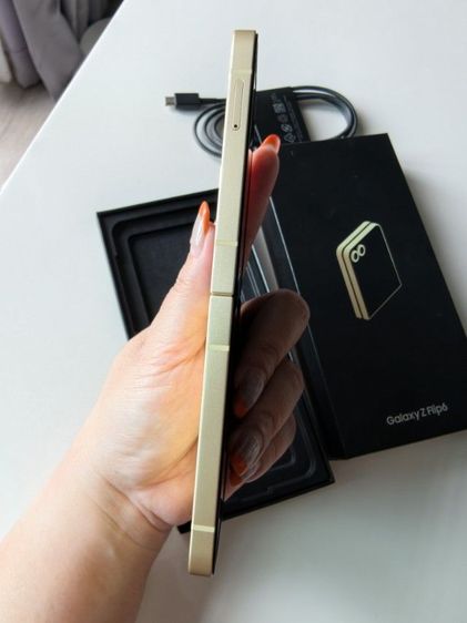 Samsung Galaxi Z flip 6 รูปที่ 3