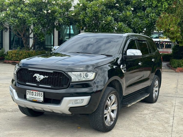 รถ Ford Everest 2.2 Titanium Plus สี ดำ