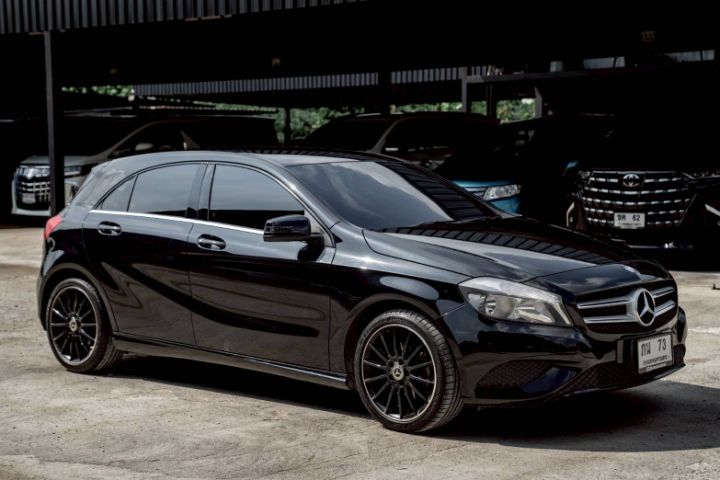 Mercedes-Benz A-Class 2015 A180 Sedan เบนซิน เกียร์อัตโนมัติ ดำ รูปที่ 3