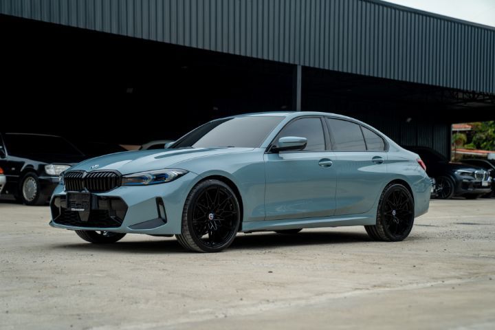 รถ BMW Series 3 320d สี เทา