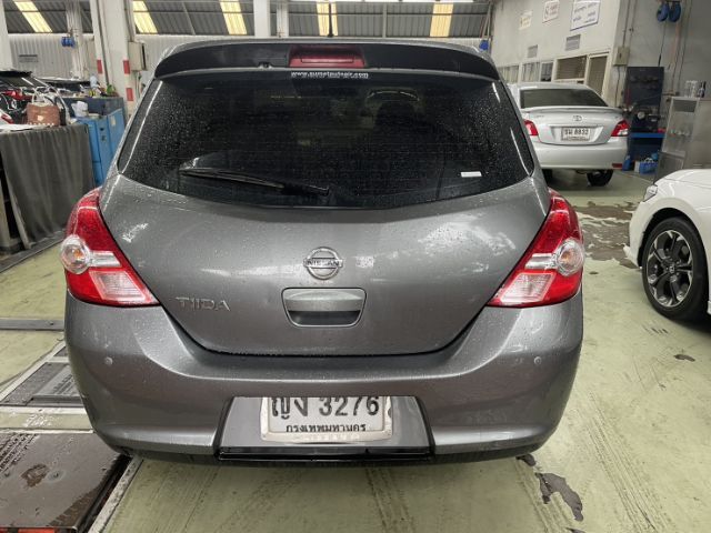 Nissan Tiida 2010 1.6 G Sedan เบนซิน ไม่ติดแก๊ส เกียร์อัตโนมัติ เทา รูปที่ 4