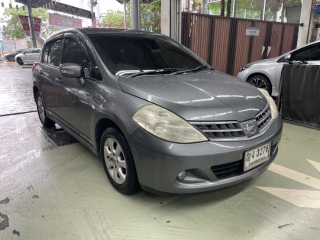 รถ Nissan Tiida 1.6 G สี เทา