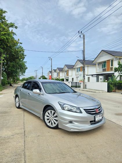 รถ Honda Accord 2.0 EL NAVI สี เงิน