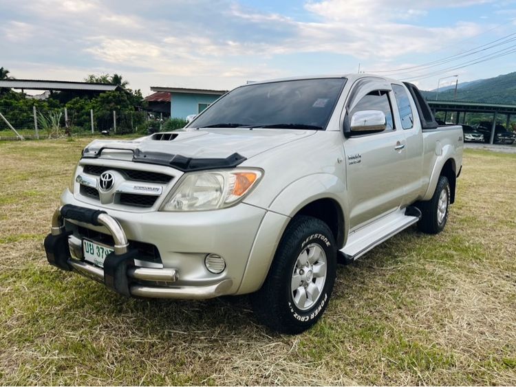 รถ Toyota Hilux Vigo 3.0 E Prerunner สี บรอนซ์เงิน