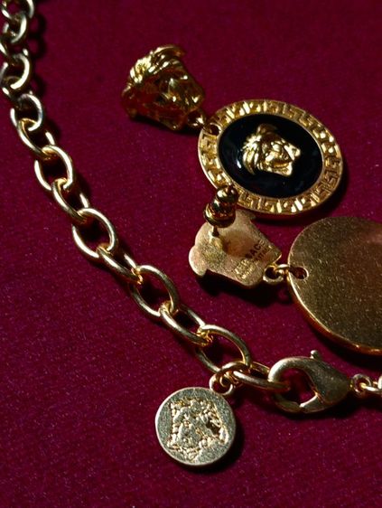 versace italy..ชุดสร้อย,ต่างหูแท้นำเข้าแบรนด์ดังจากอิตาลีสภาพสุดเยี่ยม รูปที่ 4