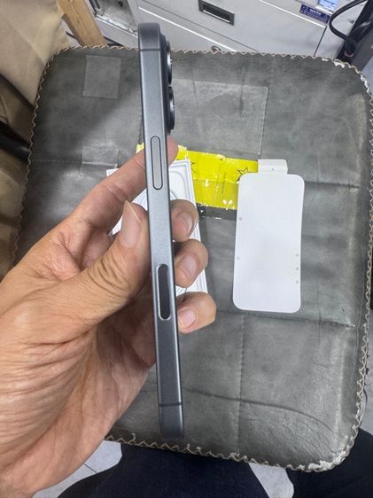 ขาย iPhone 17 256g สีดำครบกล่อง หมดประกัน 3-06-70  รอบชาร์จ0 นัดรับกทม ราคา 26900 บาท รูปที่ 2