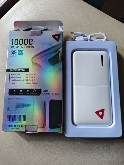 Power bank สีขาว ขนาด 10,000 มิลลิแอมป์  พร้อมสายชาร์ท กล่องเดิมๆ มือ1 ไม่ผ่านการใช้