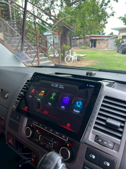 รถ Volkswagen Caravelle 2.0 TDi สี น้ำตาล
