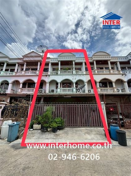 ทาวน์เฮ้าส์ 3 ชั้น 31 ตร.ว. หมู่บ้านรุ่งเรือง ใกล้Big Cลาดพร้าว ซอยลาดพร้าว80 แยก22 ถนนลาดพร้าว ถนนประชาราษฏร์บำเพ็ญ เขตวังทองหลาง กรุงเทพ