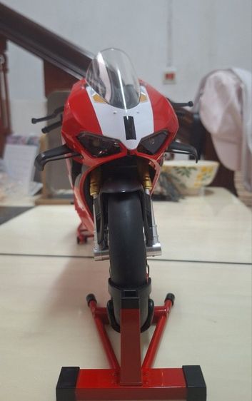โมเดลรถมอเตอร์ไซด์ ดูคาติ V4R  ขนาด 1:6 รูปที่ 4