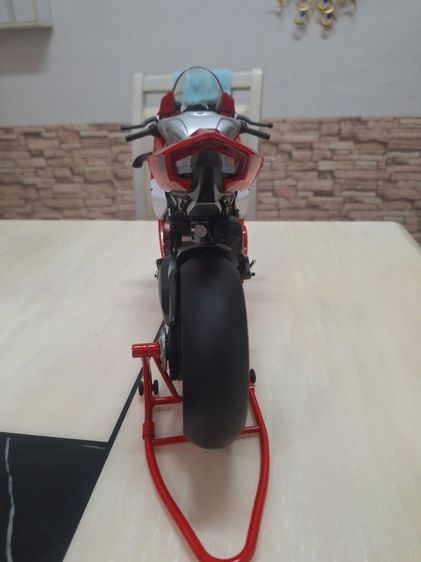 โมเดลรถมอเตอร์ไซด์ ดูคาติ V4R  ขนาด 1:6 รูปที่ 5