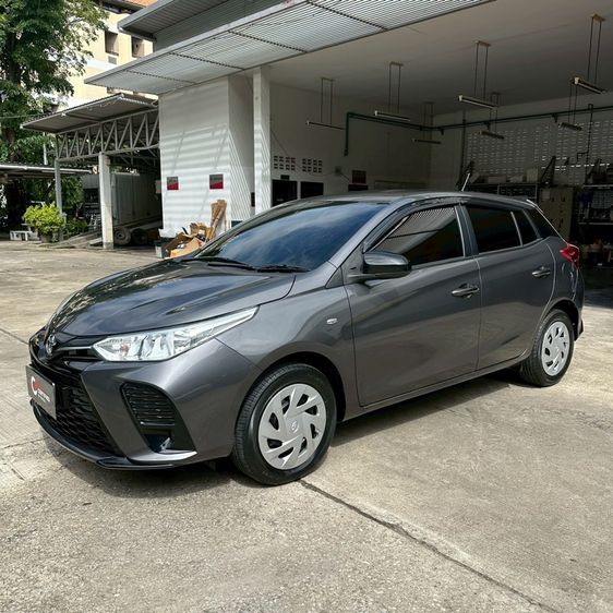 Toyota Yaris 2022 1.2 Entry Sedan เบนซิน ไม่ติดแก๊ส เกียร์อัตโนมัติ เทา รูปที่ 2