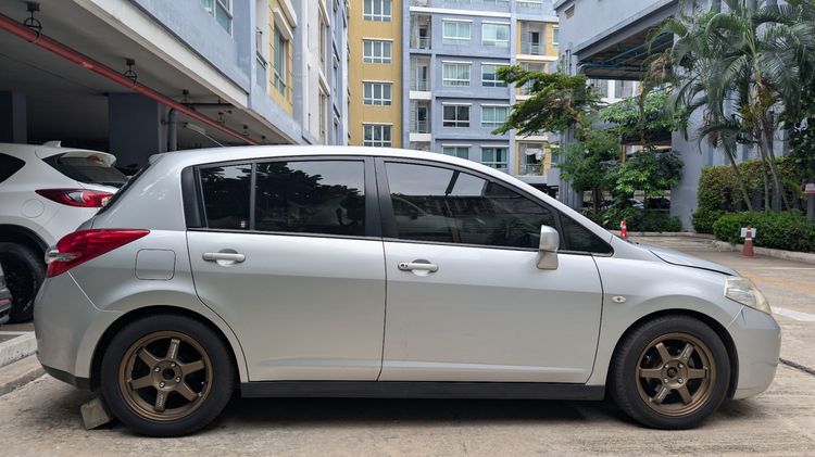 Nissan Tiida 2010 1.8 G Sedan เบนซิน ไม่ติดแก๊ส เกียร์อัตโนมัติ บรอนซ์เงิน รูปที่ 2