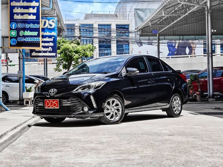 รถ Toyota Vios 1.5 Mid สี ดำ