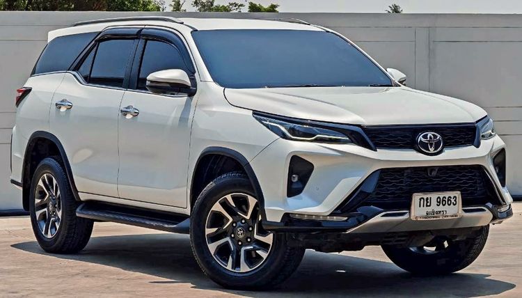 Toyota Fortuner 2023 2.4 Leader G Utility-car ดีเซล ไม่ติดแก๊ส เกียร์อัตโนมัติ ขาว รูปที่ 3