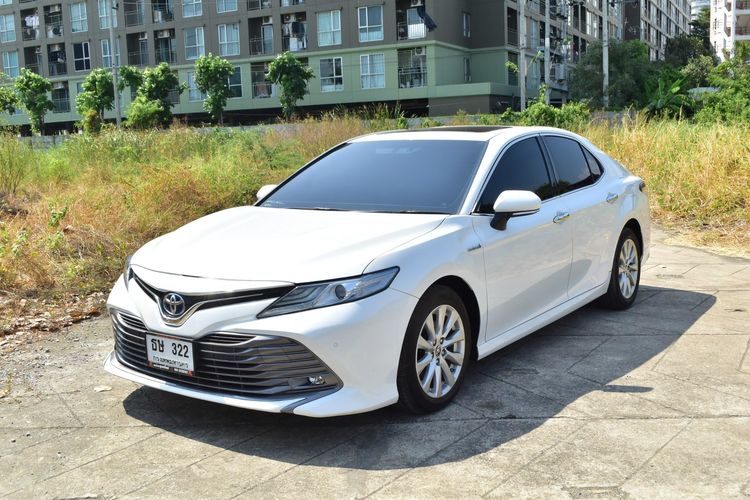 Toyota Camry 2019 2.5 HV Sedan ไฮบริด ไม่ติดแก๊ส เกียร์อัตโนมัติ ขาว