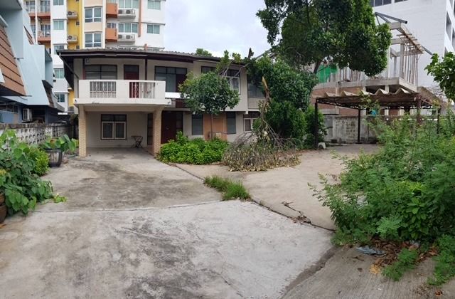 อื่นๆ มีบางส่วน สร้างเสร็จก่อน 2010 ให้เช่าบ้านเดี่ยว 102 ตรว.ซอยลาดพร้าว 29 รูปที่ 2