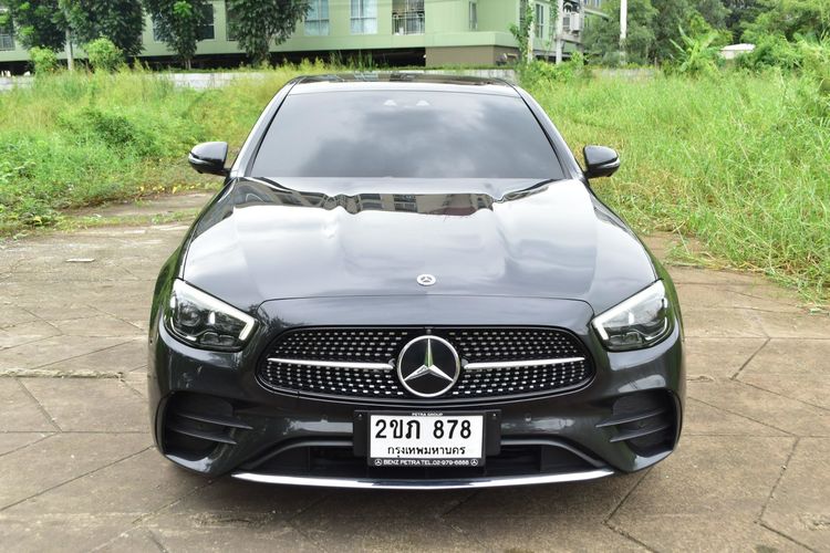 Mercedes-Benz E-Class 2021 E300 Sedan ไฮบริด ไม่ติดแก๊ส เกียร์อัตโนมัติ ดำ รูปที่ 2