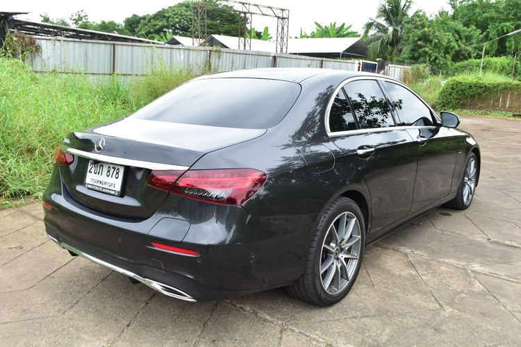 Mercedes-Benz E-Class 2021 E300 Sedan ไฮบริด ไม่ติดแก๊ส เกียร์อัตโนมัติ ดำ รูปที่ 3