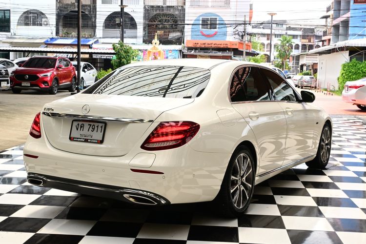 Mercedes-Benz E-Class 2019 E350 Sedan ไฮบริด ไม่ติดแก๊ส เกียร์อัตโนมัติ ขาว รูปที่ 3