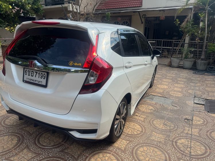 Honda Jazz 2016 1.5 V+ Sedan เบนซิน เกียร์อัตโนมัติ ขาว รูปที่ 4