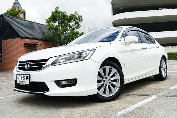 Honda Accord 2015 2.0 EL Sedan เบนซิน ไม่ติดแก๊ส เกียร์อัตโนมัติ ขาว