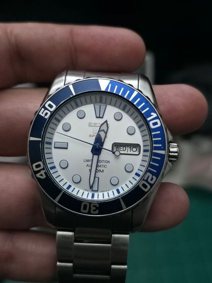 ขาว seiko 5 sport