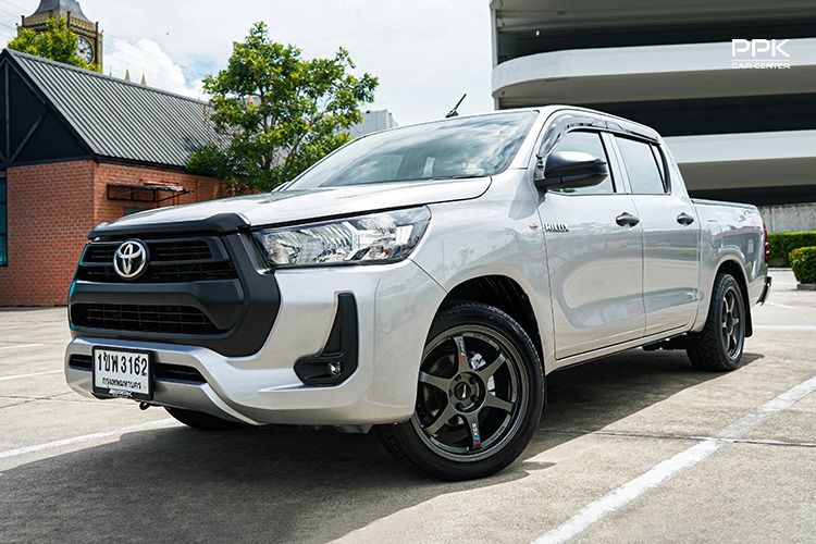 Toyota Hilux Revo 2021 2.4 Z Edition Mid Pickup ดีเซล ไม่ติดแก๊ส เกียร์อัตโนมัติ เทา