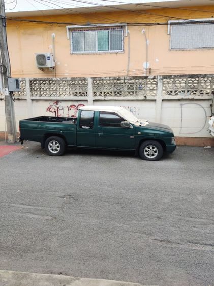 รถ Nissan BIG-M 2.5 Super GL สี เขียว